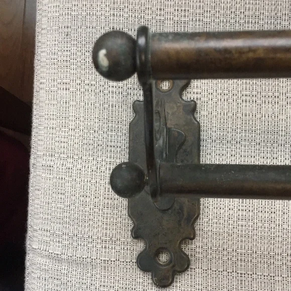 Matching Vintage Towel Racks - Picture 4 of 9
